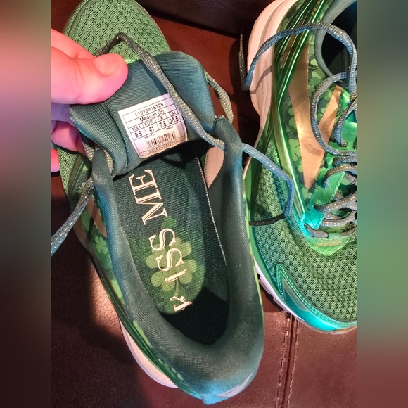 Womens Brooks 9.5 - Picture 5 of 5